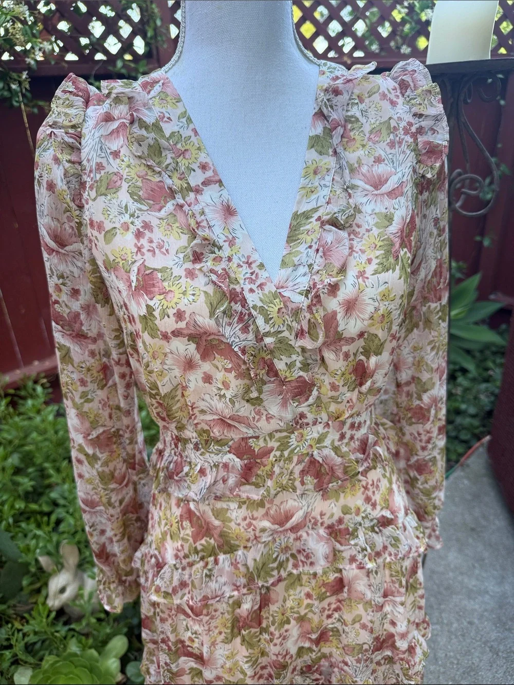 Fleur Dress in Peach Dusty Rose Floral Astr The Label - Picture 2 of 10